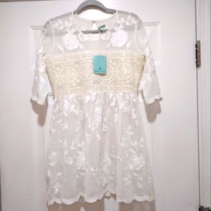 Smeralda NWT Sheer Lace White & Ivory Size Medium